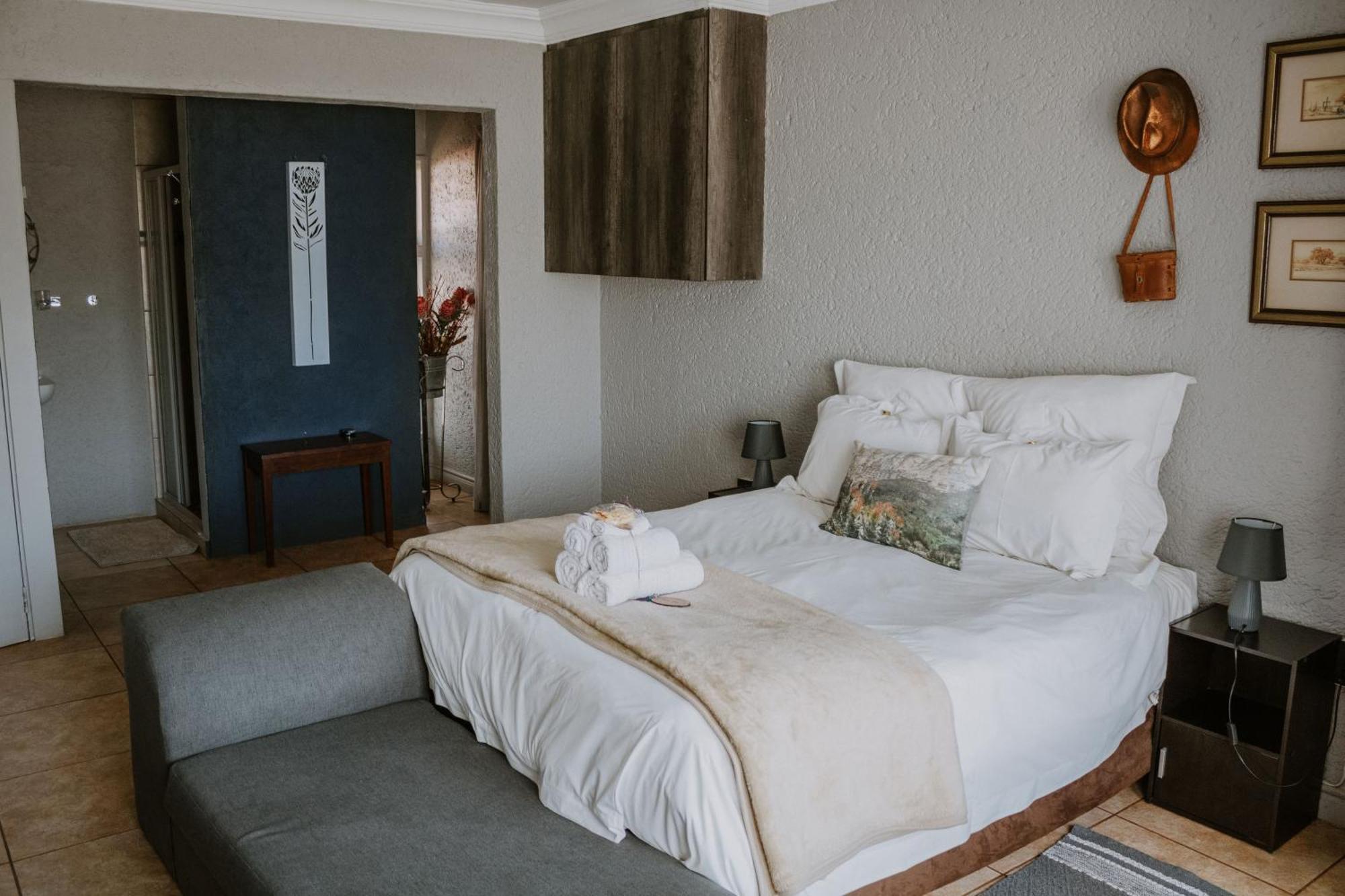 White Linen Guesthouse Tierpoort Eksteriør billede