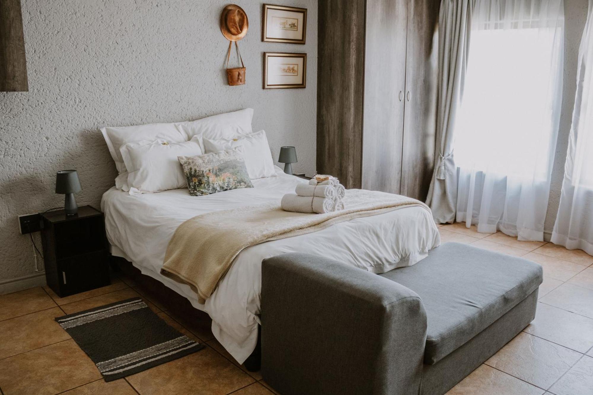 White Linen Guesthouse Tierpoort Eksteriør billede