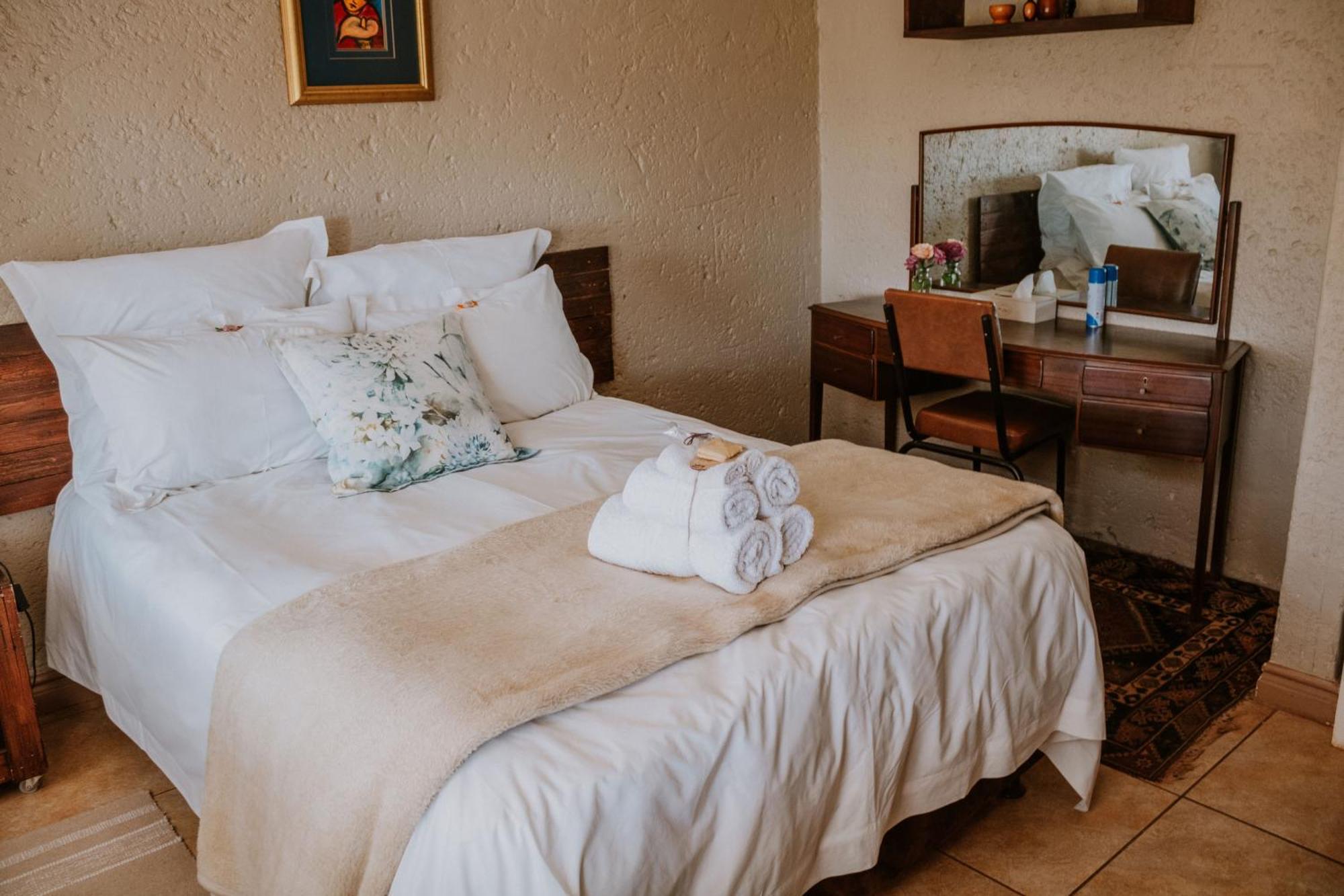 White Linen Guesthouse Tierpoort Eksteriør billede
